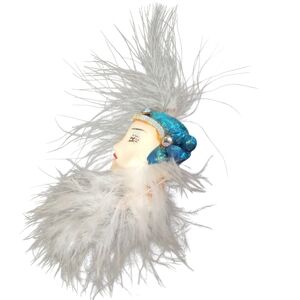 VNTG Elegant Blue and White Feathered Brooch